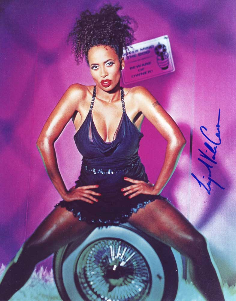 Lisa Nicole Carson in-person autographed photo