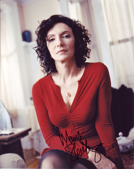 Mary Steenburgen in-person autographed photo