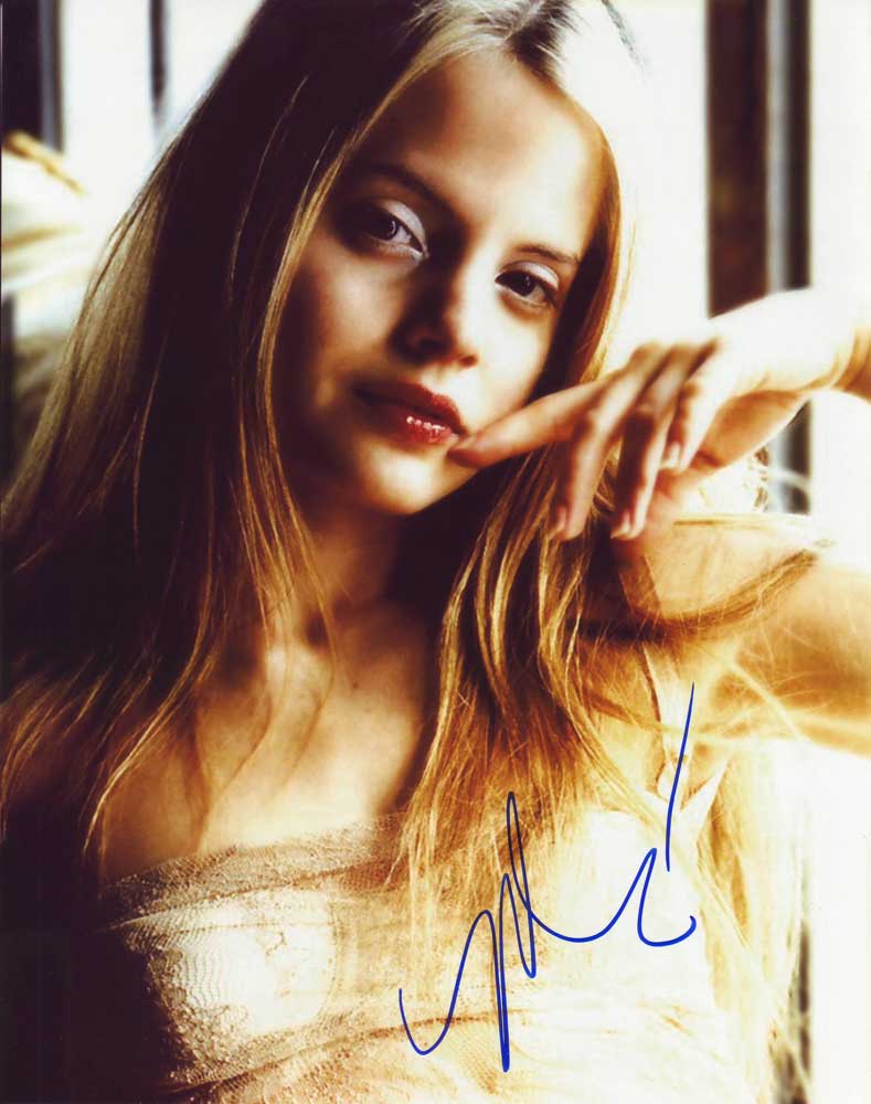 Mena Suvari in-person autographed photo