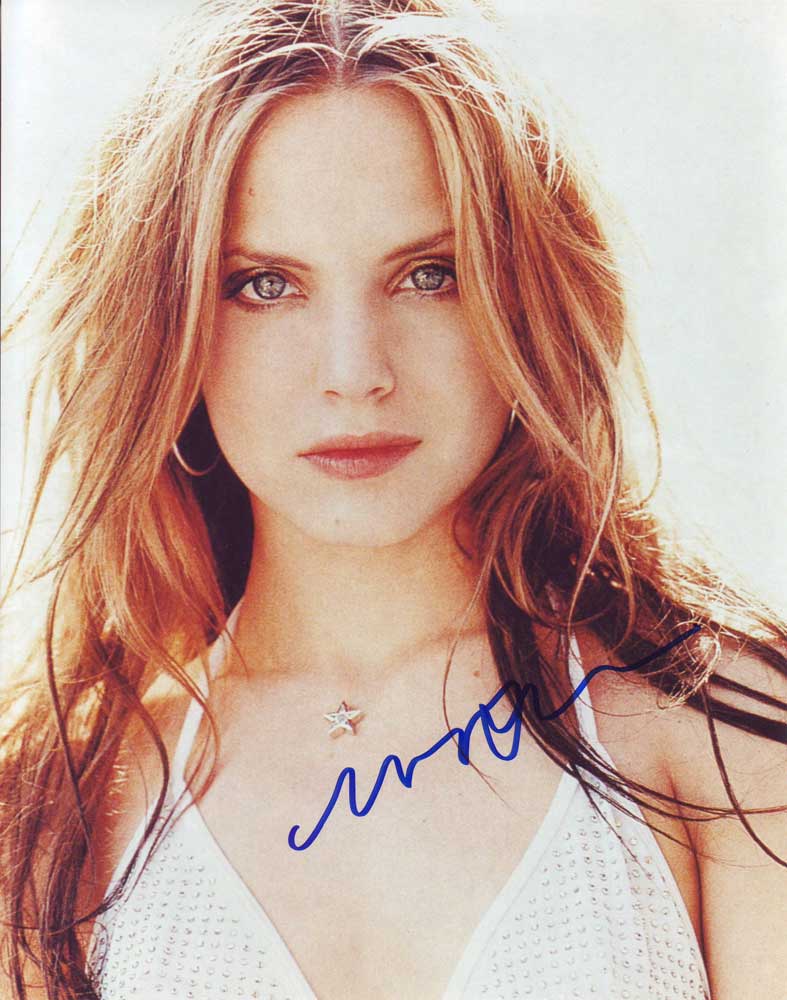 Mena Suvari in-person autographed photo