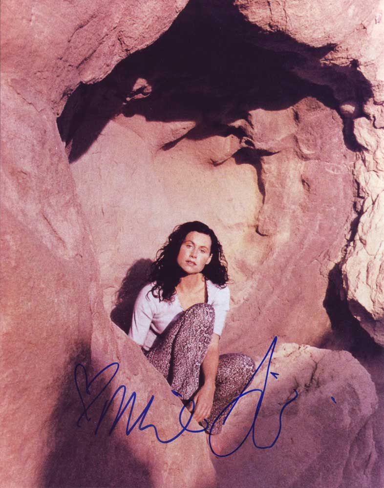 Minnie Driver in-person autographed photo