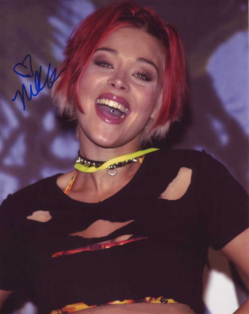 Nikki McKibbin in-person autographed photo