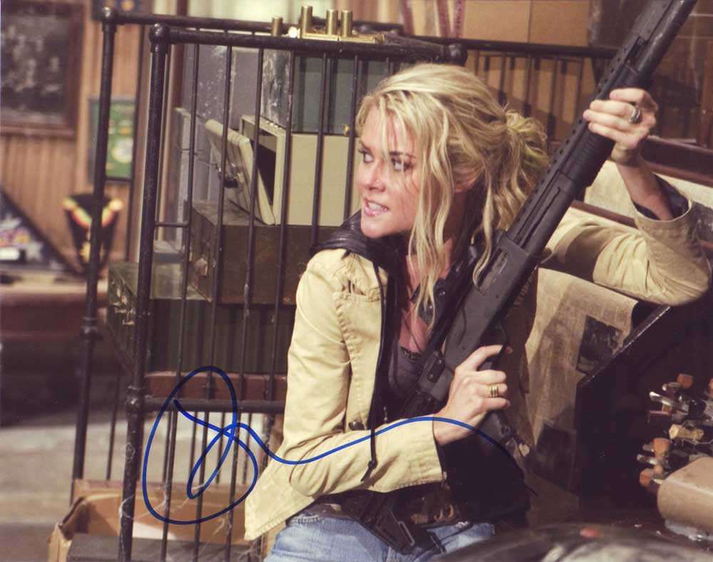 Rachael Taylor in-person autographed photo