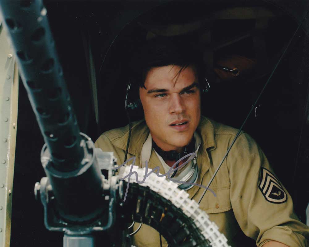 Finn Wittrock in-person autographed photo