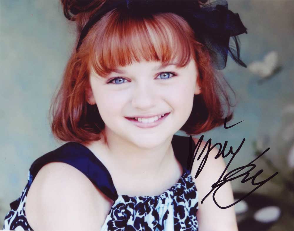 Joey King in-person autographed photo