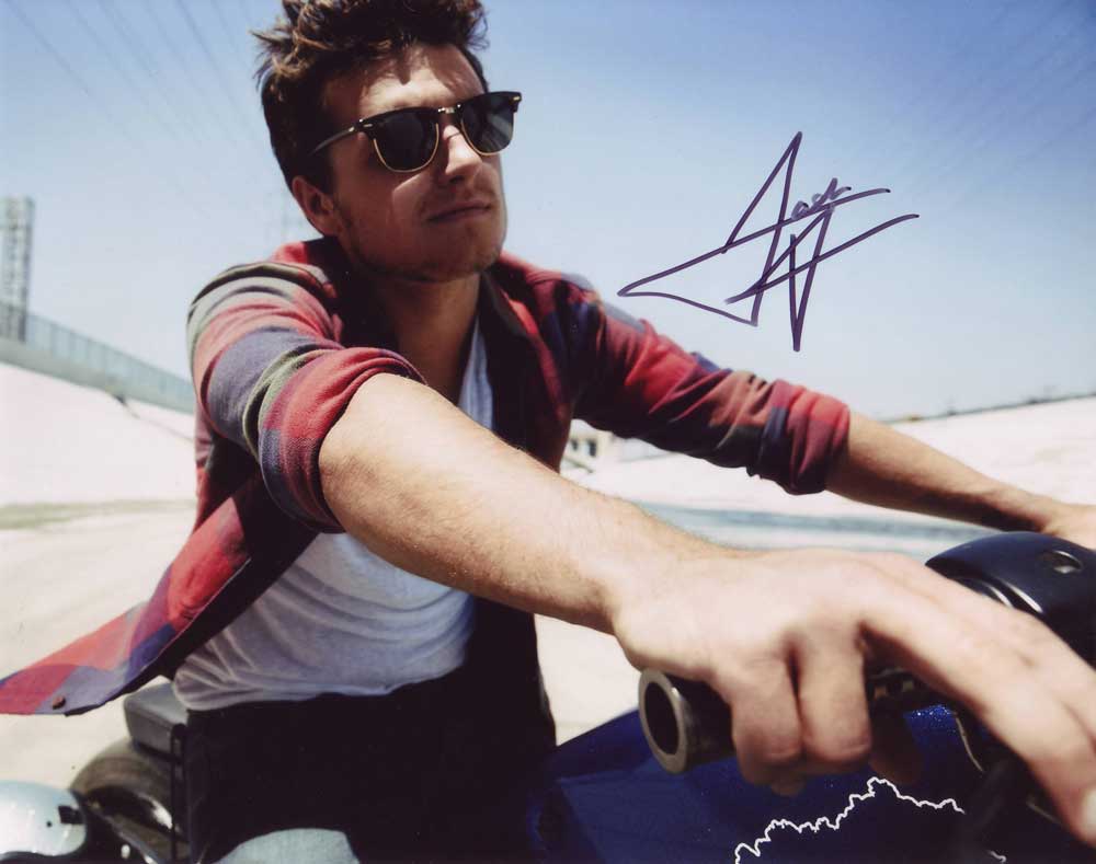 Josh Hutcherson in-person autographed photo