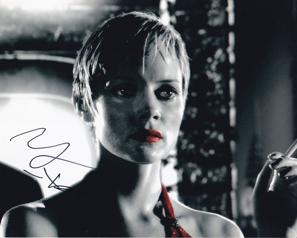 Marley Shelton in-person autographed photo